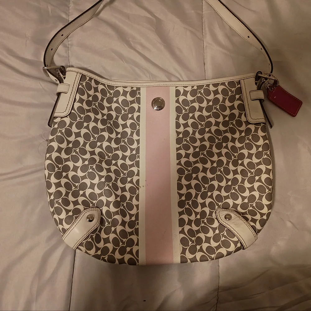 Coach Bag. Gray And White Purse/Red Cloth Inside No#M1082-F16191 - Picture 1 of 5